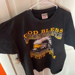 I am selling a perfect vintage tee